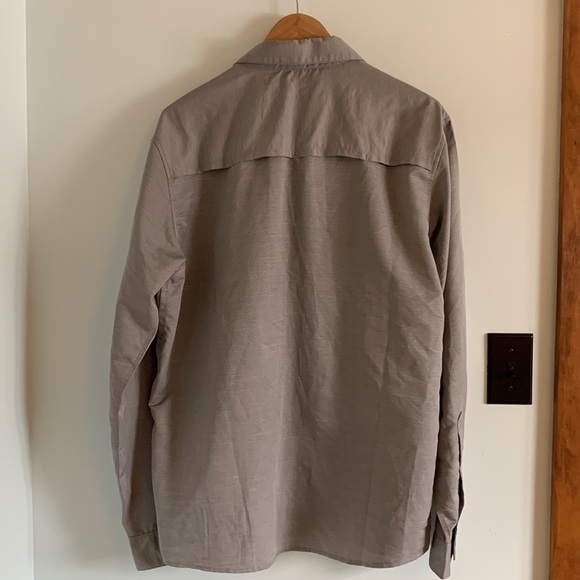Mountain Hardwear Grey Button Down Shirt - Picture 2 of 6